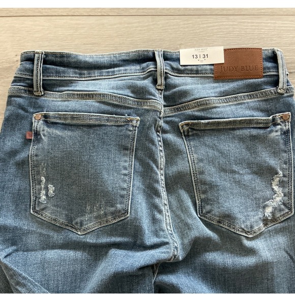 Judy Blue The Gloria HR Bootcut Denim Jeans Size 13/31 Distressed Fray Hem NWT - Picture 14 of 14